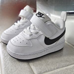 Baby boy Nike white/black sneakers